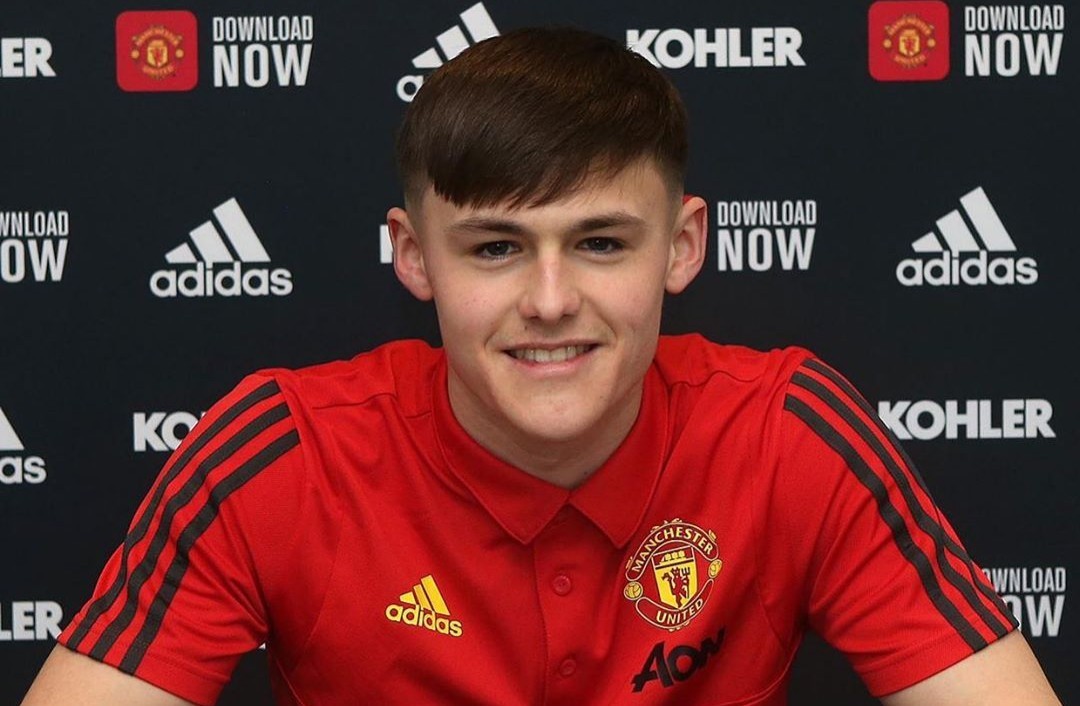 XONG! Man United ký hợp đồng với 