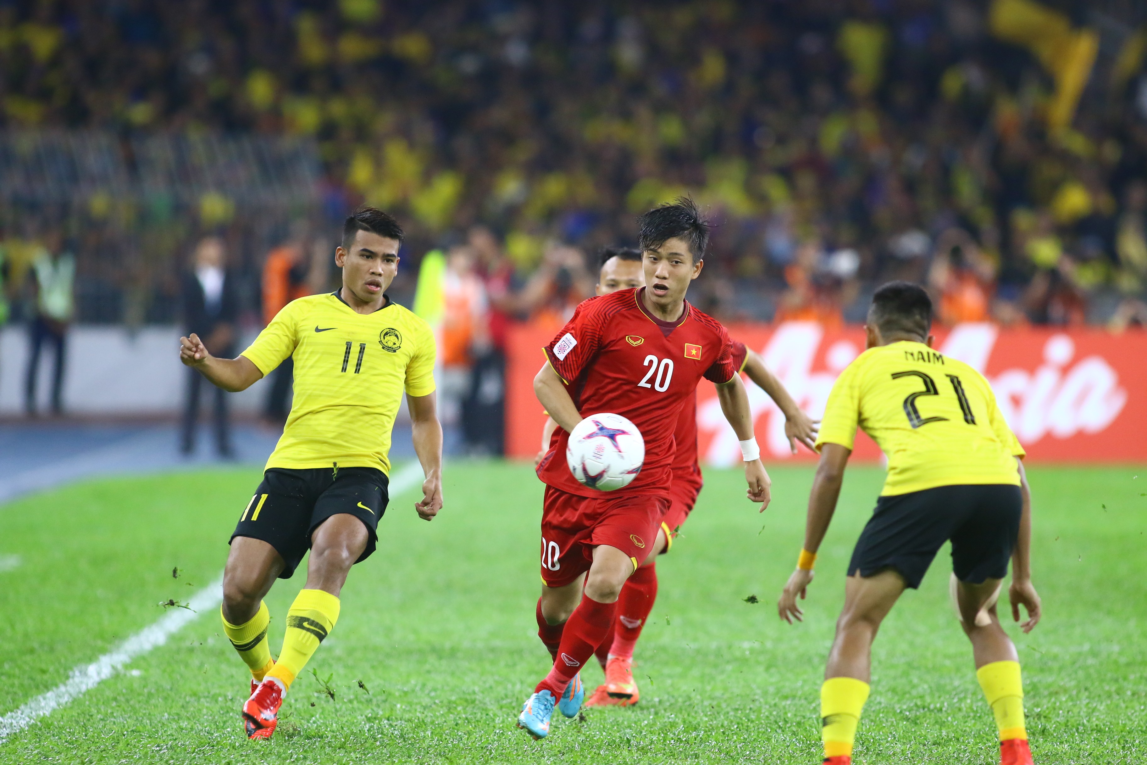 Phát sốt với Body chuẩn của ngôi sao ĐT Việt Nam - Phan Văn Đức - Bóng Đá