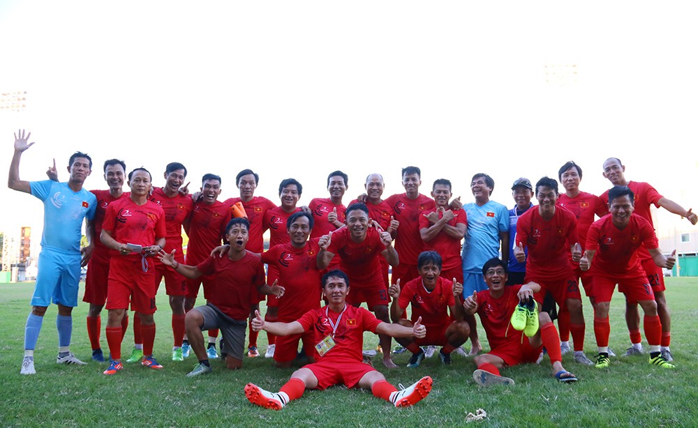 Thiên Long vô địch giải lão tướng tại Thái Lan - Bóng Đá