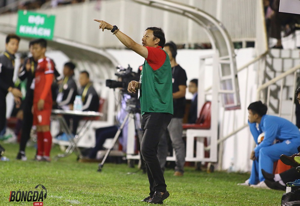 Thắng nghẹt thở Quảng Ninh, HLV HAGL hết lời ca ngợi Văn Toàn - Bóng Đá