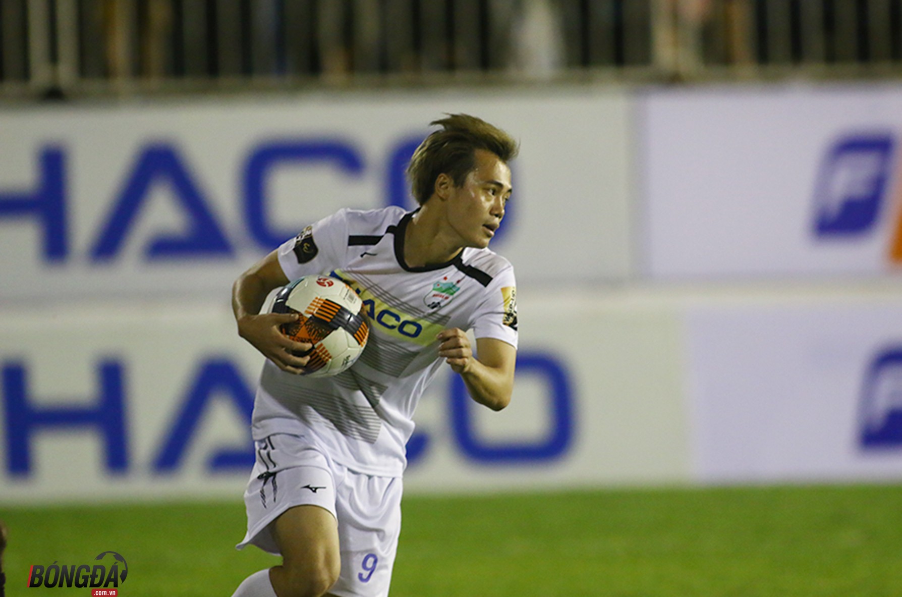 Văn Toàn ghi bàn HAGL vẫn cưa điểm với Bình Dương - Bóng Đá