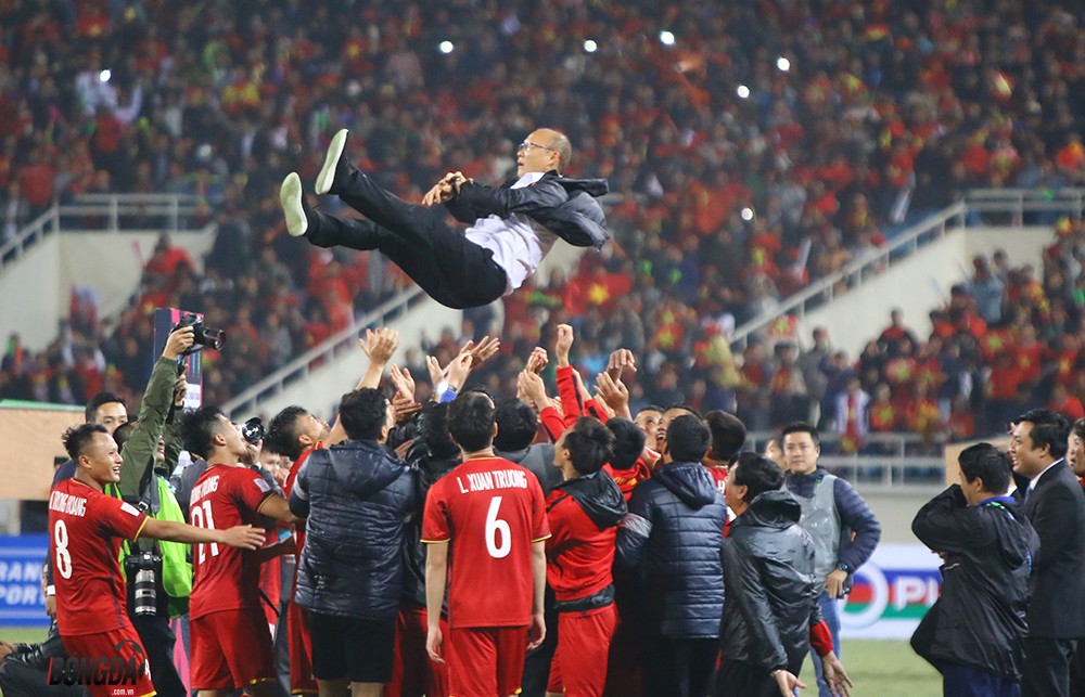 Điểm tin bóng đá Việt Nam tối 12/04:” Việt Nam là đội mạnh nhất Đông Nam Á” - Bóng Đá