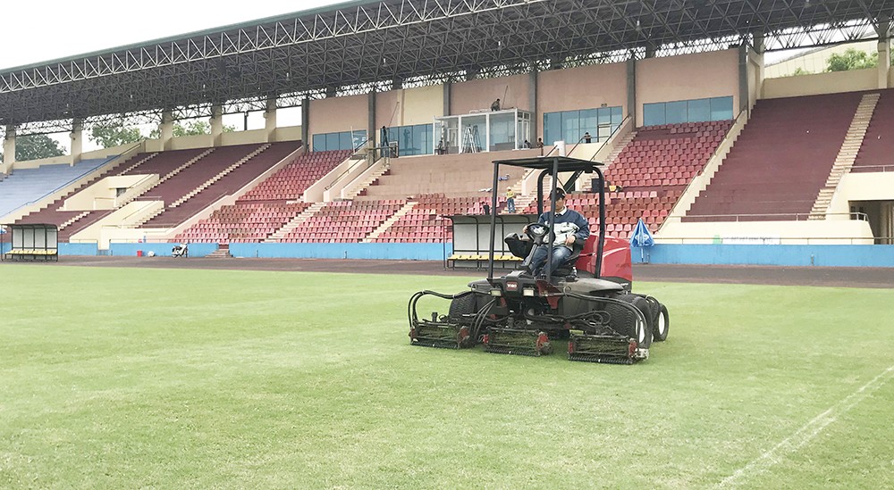 Sân Việt Trì gấp rút chuẩn bị công tác trận U23 Việt Nam gặp U23 Myanmar - Bóng Đá