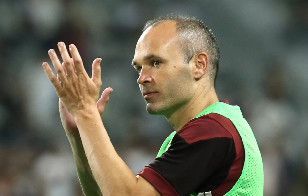 Iniesta chúc mừng Barca - Bóng Đá