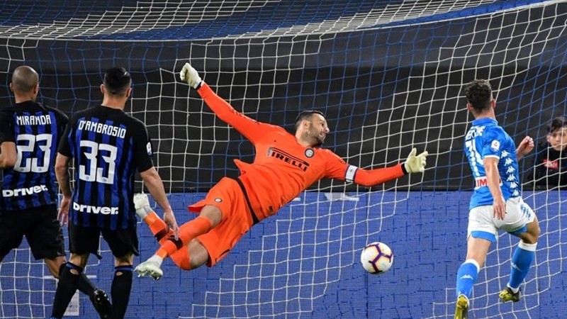 Thua thảm ở San Paolo, Inter Milan mất vị trí thứ 3 tại Serie A - Bóng Đá