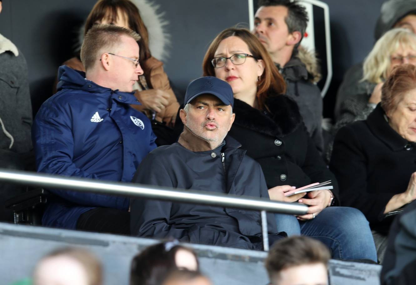 Jose Mourinho có mặt ở Fulham - Bóng Đá