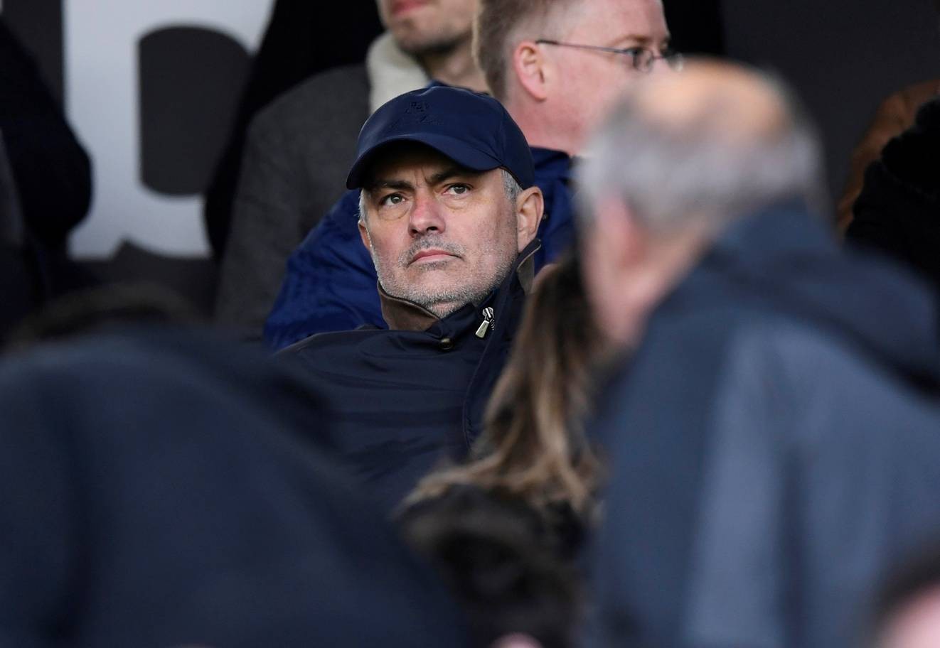 Jose Mourinho có mặt ở Fulham - Bóng Đá