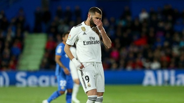 Benzema dính chấn thương  - Bóng Đá