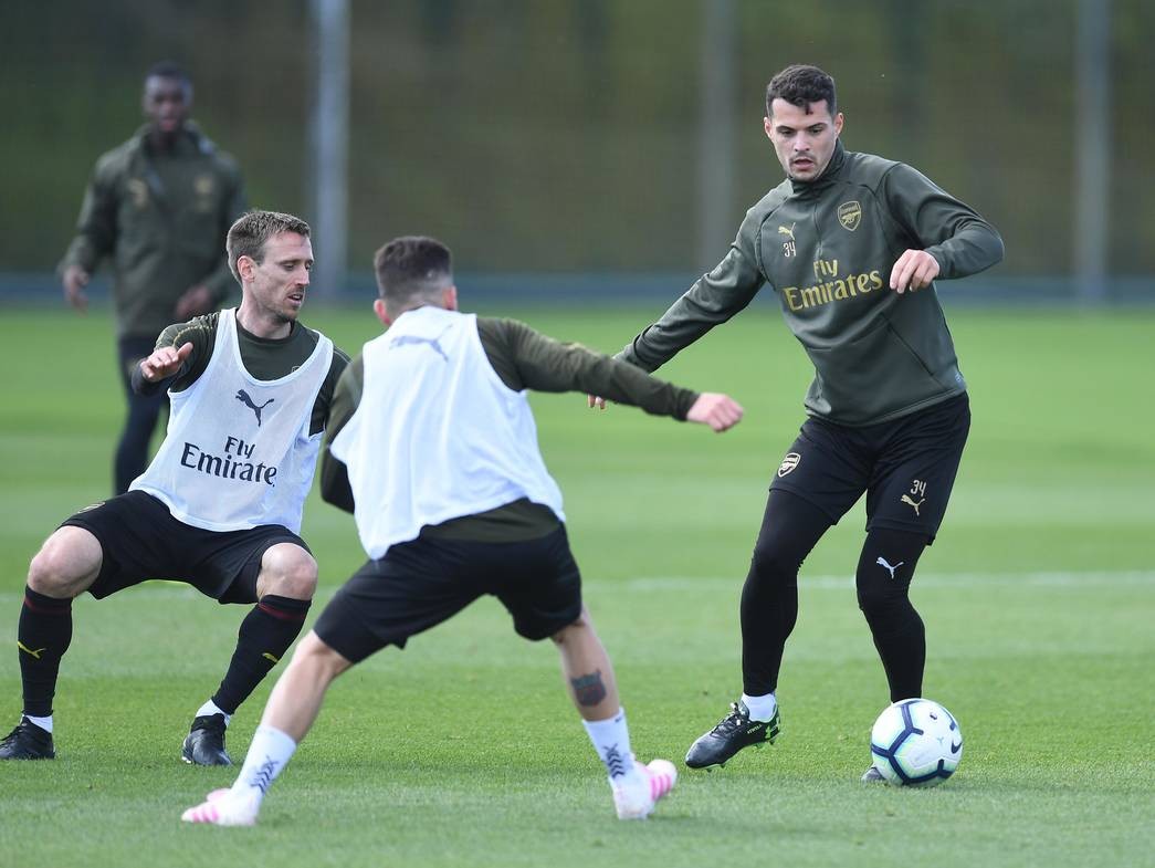 Arsenal tập - Bóng Đá