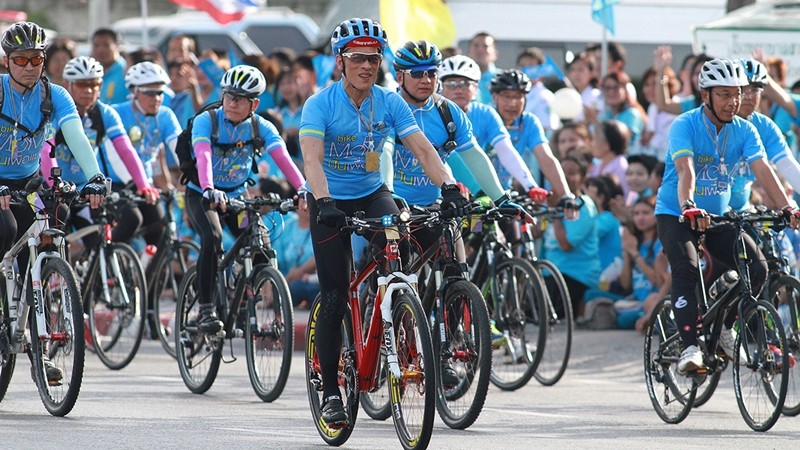 Nhà vua Thái Lan quan tâm đến thể thao như thế nào? - Bóng Đá