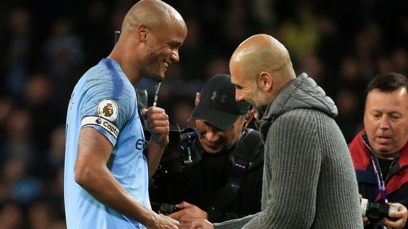 Trò cưng của Pep nói lời chia tay, sao Man City thay nhau viết lời đẫm nước mắt - Bóng Đá