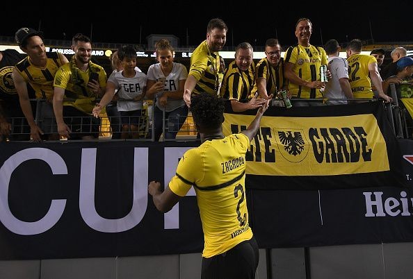 4 young Central Defenders that Manchester United should look to sign - Bóng Đá