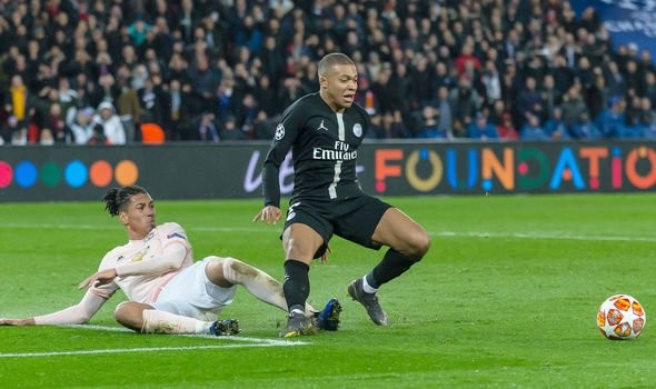 Nicol: Real sẽ xúc được Mbappe nhờ MU - Bóng Đá