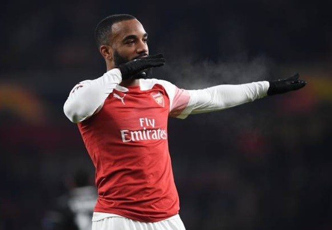 lacazette bị phát hiện có mặt ở barcelona - Bóng Đá
