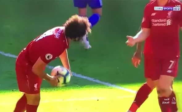 Salah không vui khi Milner cướp penalty - Bóng Đá