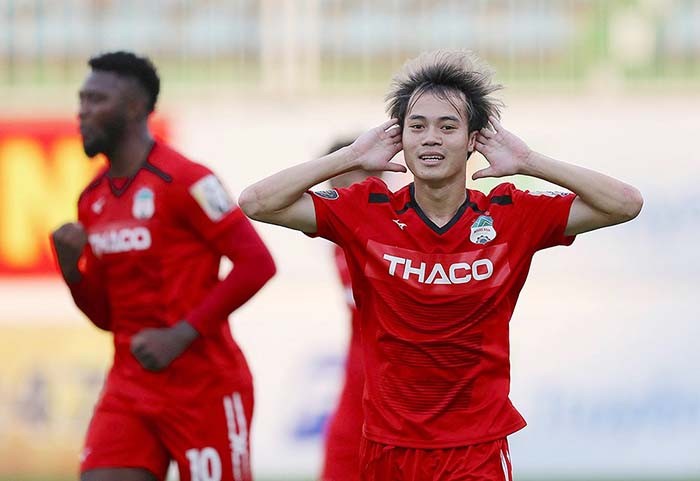 Nguyễn Văn Toàn và sứ mệnh tiếp gót Anh Đức làm rạng danh bóng đá Việt - Bóng Đá