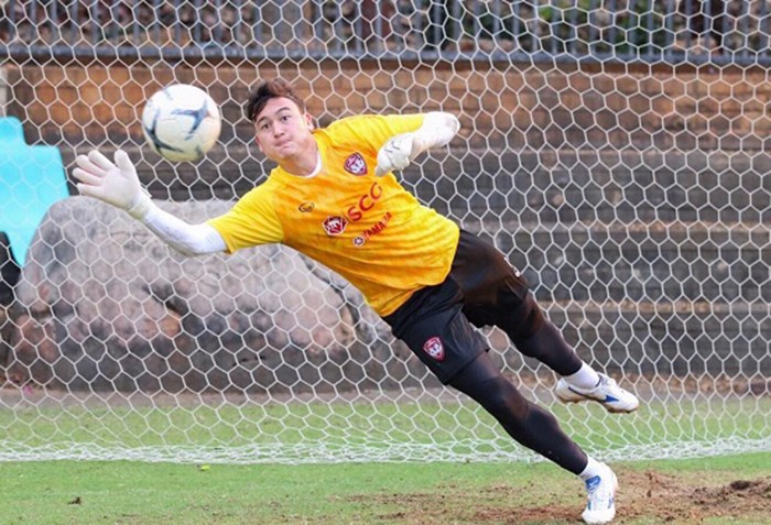 Báo Thái chấm điểm Đặng Văn Lâm ngang hàng với dàn sao Thái của Muangthong - Bóng Đá
