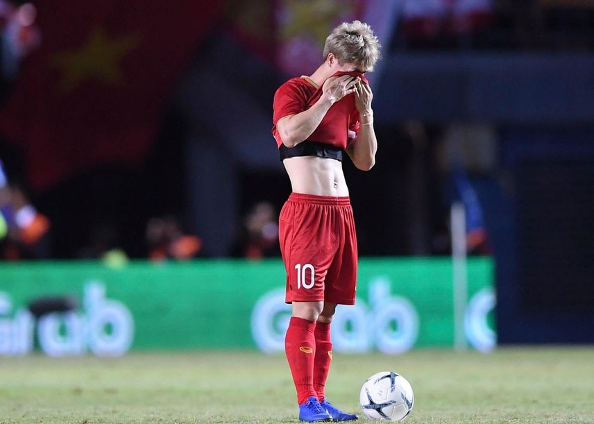 Ông Hải lơ: Messi, Ronaldo còn đá hỏng penalty, cớ sao chỉ trích Công Phượng? - Bóng Đá