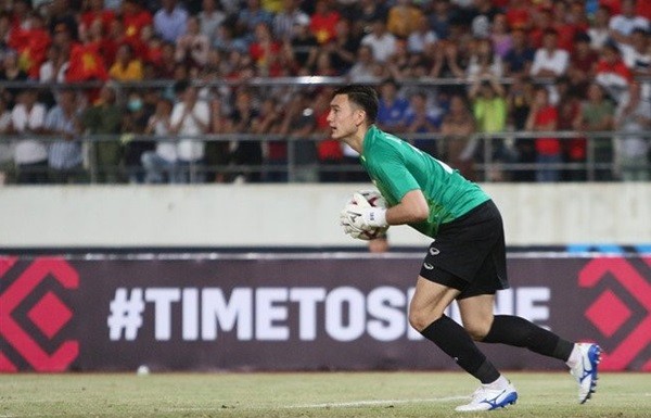 'Văn Lâm có nhiều cơ hội đá chính hơn Xuân Trường ở Thái Lan' - Bóng Đá