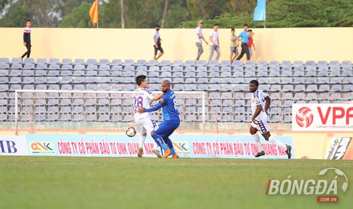 TRỰC TIẾP Quảng Nam 0-0 CLB Hà Nội (H1): Anh Hùng khiến khung thành Hà Nội chao đảo - Bóng Đá