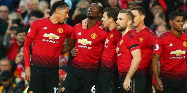 Man Utd nhìn Liverpool, Tottenham: 