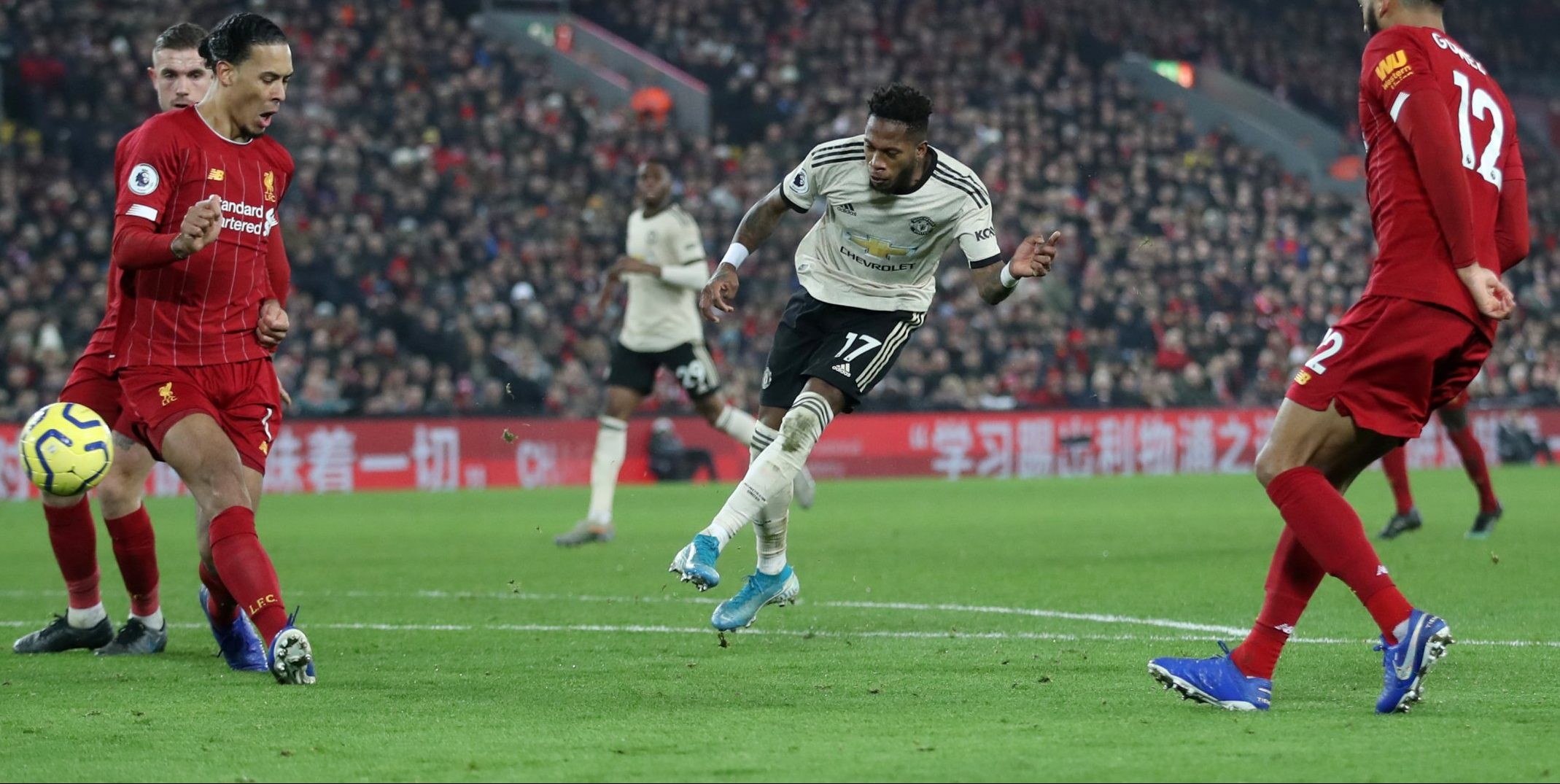 Cái tên mà Mourinho ruồng rẫy giờ là cứu tinh của Man Utd - Bóng Đá