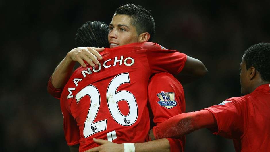 5 cầu thủ còn đang thi đấu bạn không nghĩ từng khoác áo Man United - Bóng Đá