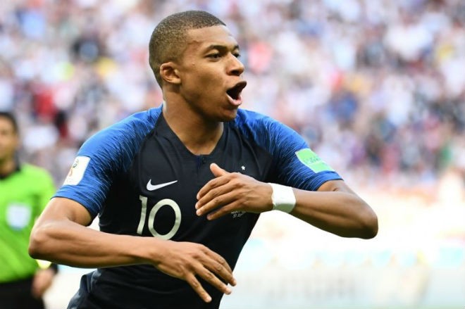 Pele gặp Kylian Mbappe tại sự kiện đồng hồ Thụy Sĩ - Bóng Đá