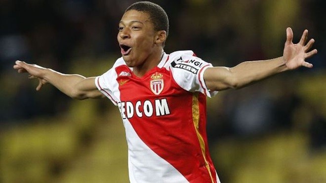 Pele gặp Kylian Mbappe tại sự kiện đồng hồ Thụy Sĩ - Bóng Đá