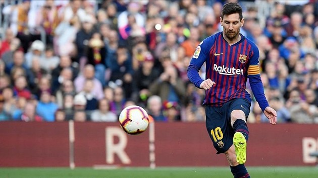 Không hội quân cùng Barca, Messi đang làm gì? - Bóng Đá