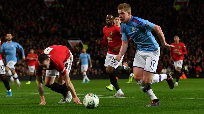 Man Utd tan hoang, vì sao Solskjaer không gọi lại Smalling? - Bóng Đá