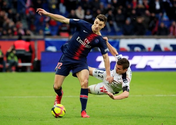CĐV Man Utd phản đối chiêu mộ Trippier và Meunier - Bóng Đá