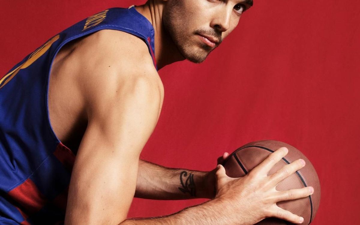 Barcelona chính thức ra mắt áo đấu ca-rô lạ mắt - Bóng Đá