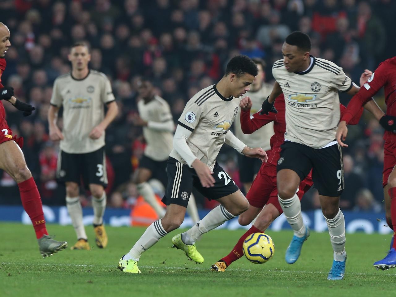 Thua Liverpool, Man Utd coi như đón tân binh mọi CĐV khao khát - Bóng Đá