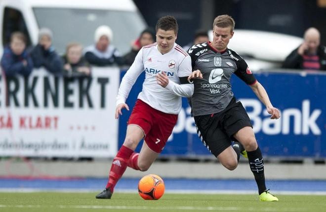 Alexander Dang chưa để lại dấu ấn trước thầy Park: Vạn sự khởi đầu nan - Bóng Đá