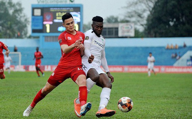 Đình Trọng chấn thương nặng: Đã đến lúc thầy Park trao cơ hội cho Adriano Schmidt? - Bóng Đá