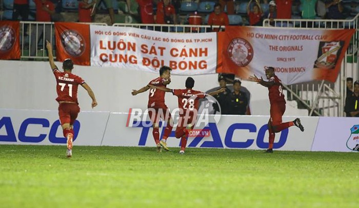 4 điểm nhấn HAGL 1-2 TP.HCM: Văn Toàn đáng khen, 