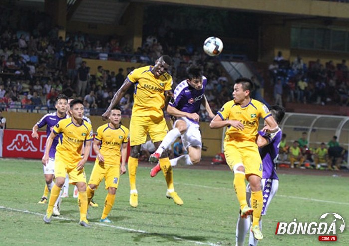 TRỰC TIẾP Hà Nội 3-0 SLNA (H2): Dos Santos sút bóng dội xà ngang - Bóng Đá