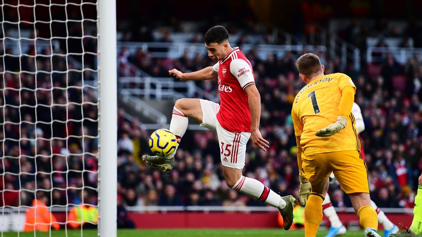 'Pha tạt bóng chệch hướng mở ra cơ hội hoàn hảo cho anh ta' - Bóng Đá