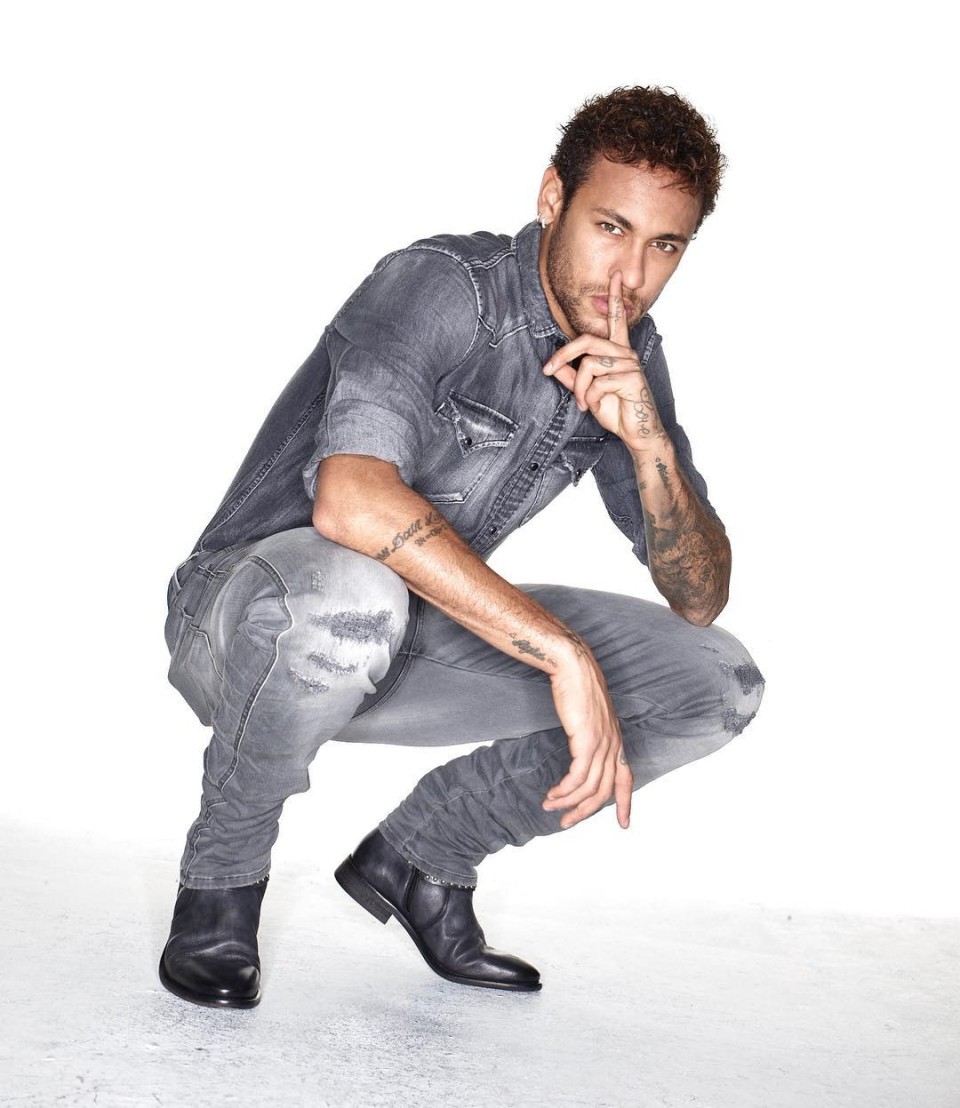 Ronaldo, Neymar và những 'thảm họa' denim của giới bóng đá - Bóng Đá