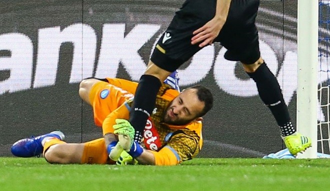 David Ospina rời bệnh viện - Bóng Đá