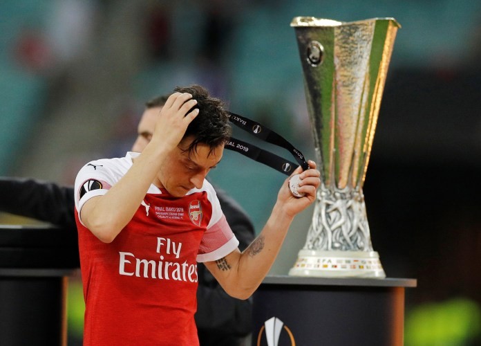 Arsenal fan Piers Morgan wants Unai Emery to sell five players - but one must go first - Bóng Đá