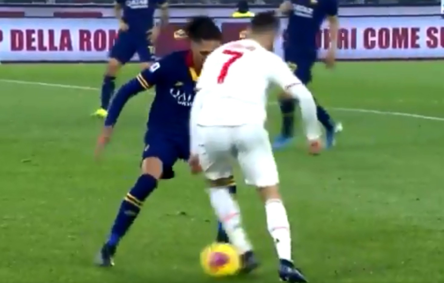 Cristiano Ronaldo ‘sends Chris Smalling back to Maidstone’ with outrageous piece of skill - Bóng Đá