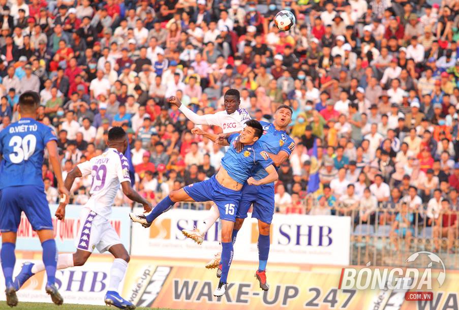 TRỰC TIẾP Quảng Nam 0-0 CLB Hà Nội (H1): Anh Hùng khiến khung thành Hà Nội chao đảo - Bóng Đá