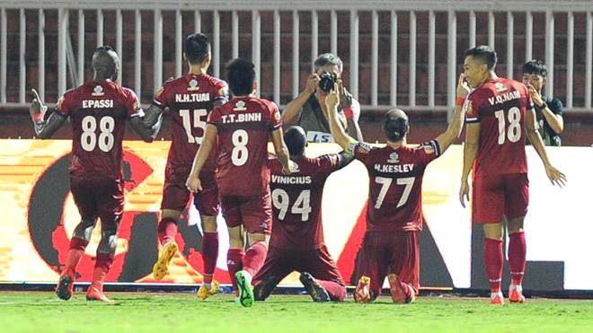 Hà Nội tiếp đội đầu bảng trên sân không khán giả: Lửa đỏ thử Vàng mười - Bóng Đá