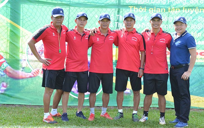 Nhà vô địch AFF Cup 2008 mở lớp bóng đá cộng đồng tại Long An - Bóng Đá
