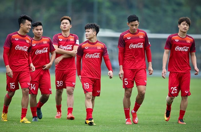 Ra dáng đàn anh, Quang Hải động viên đàn em Công Phượng bị loại khỏi U23 Việt Nam  - Bóng Đá