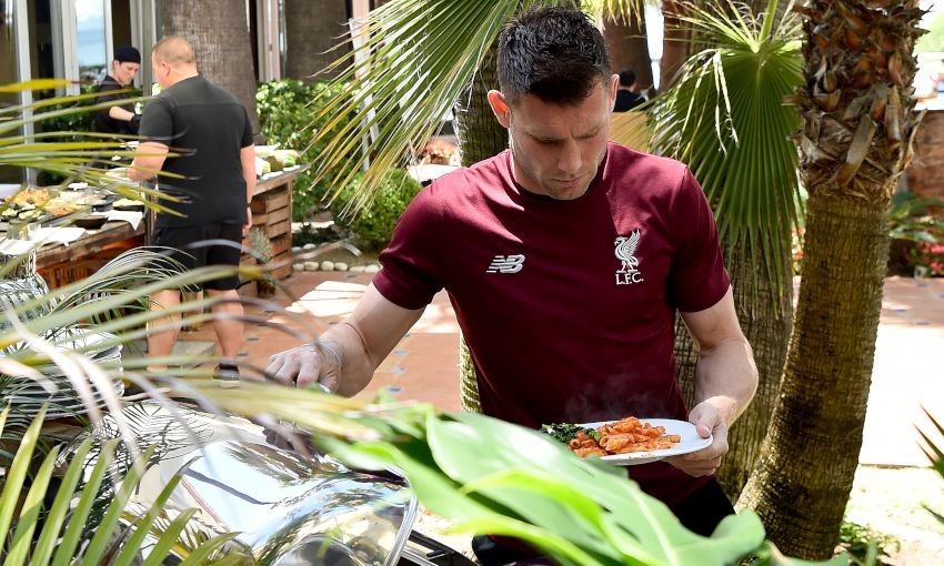 Liverpool ăn  - Bóng Đá