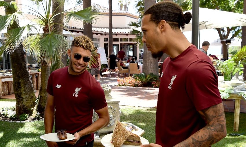 Liverpool ăn  - Bóng Đá