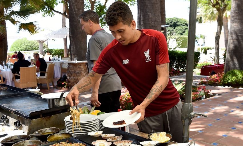 Liverpool ăn  - Bóng Đá